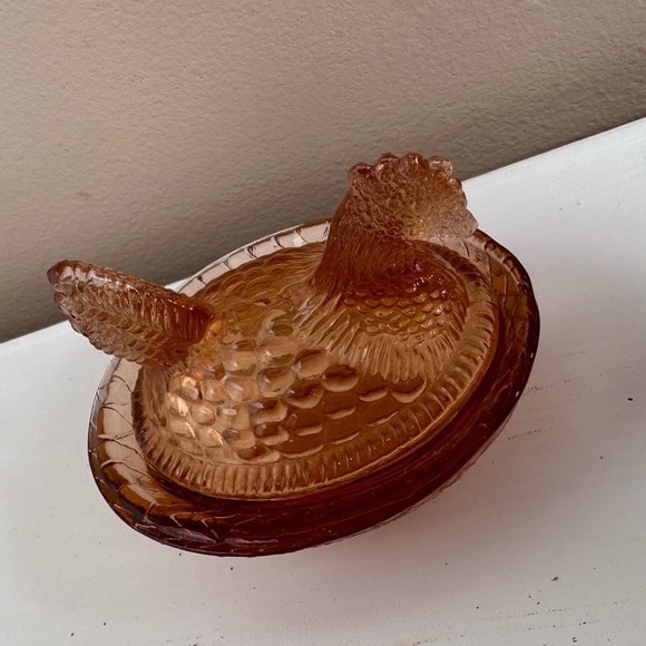 Vintage Glass Hen on Nest Dish - Picture 4 of 4